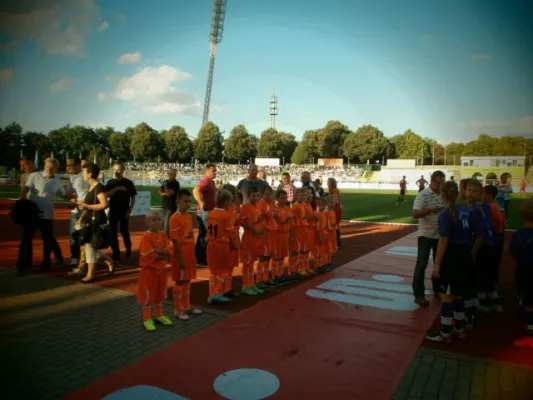 Einlaufkids RWE vs. HSV