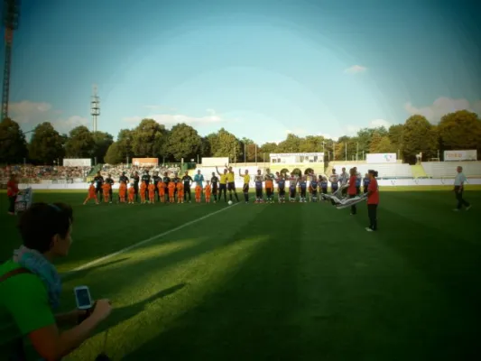 Einlaufkids RWE vs. HSV